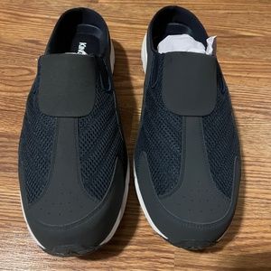 Size 17 extra wide lane to sea slides